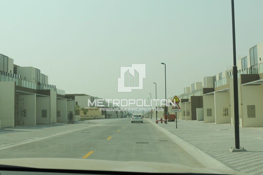 Townhouses for rent in Dubai - image 31