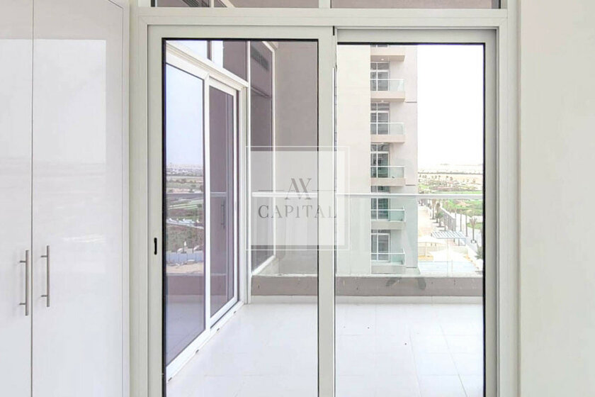 Rent a property - 2 rooms - DAMAC Hills 2, UAE - image 3