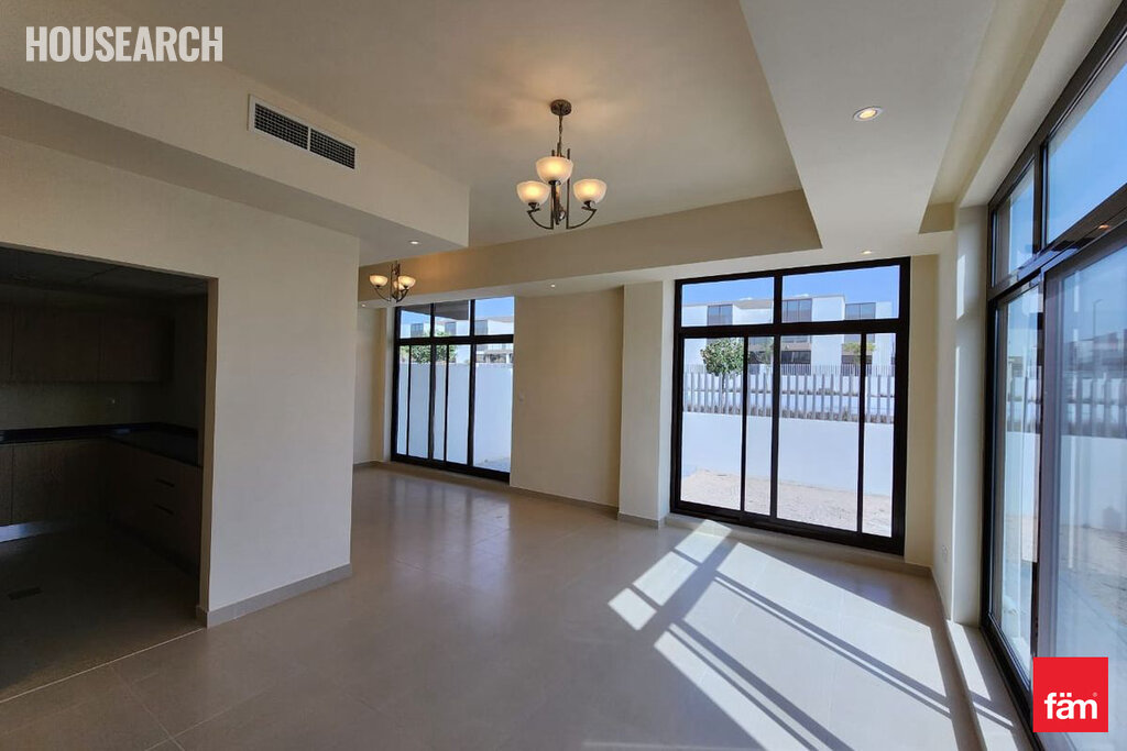 Townhouse for rent - Dubai - Rent for $65,394 - image 1