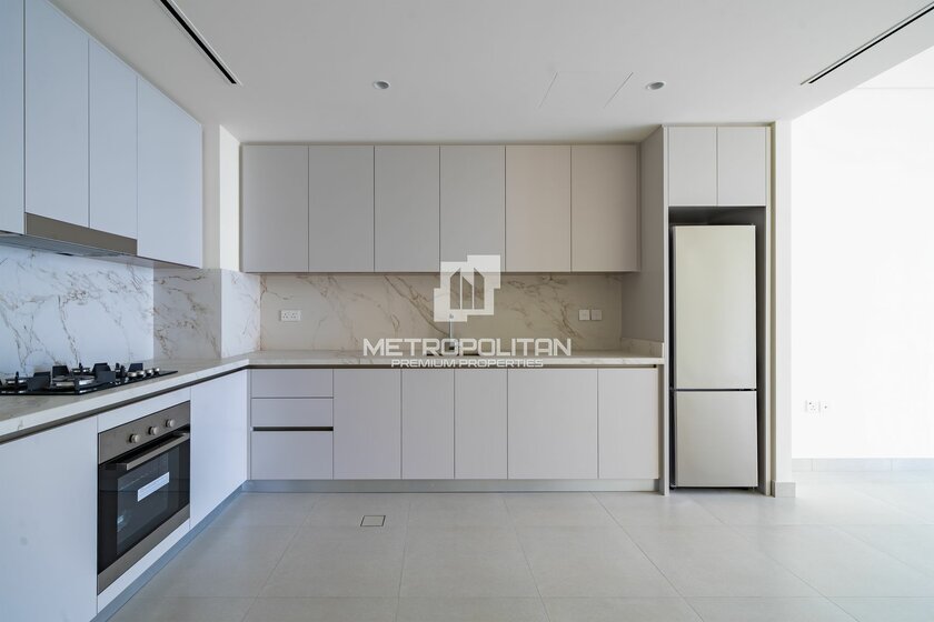 Снять 8 апартаментов - 1 комнатные - Emaar Beachfront, ОАЭ - изображение 26