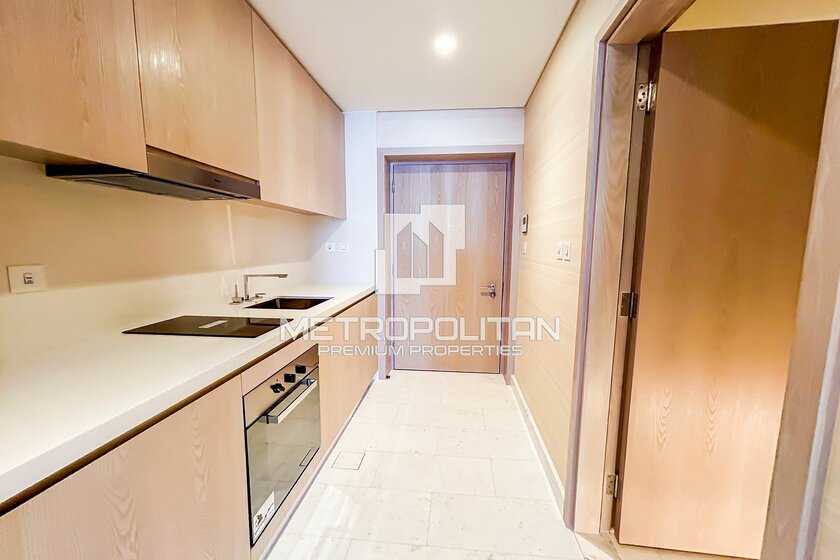 Rent 12 apartments  - Studios - Palm Jumeirah, UAE - image 32