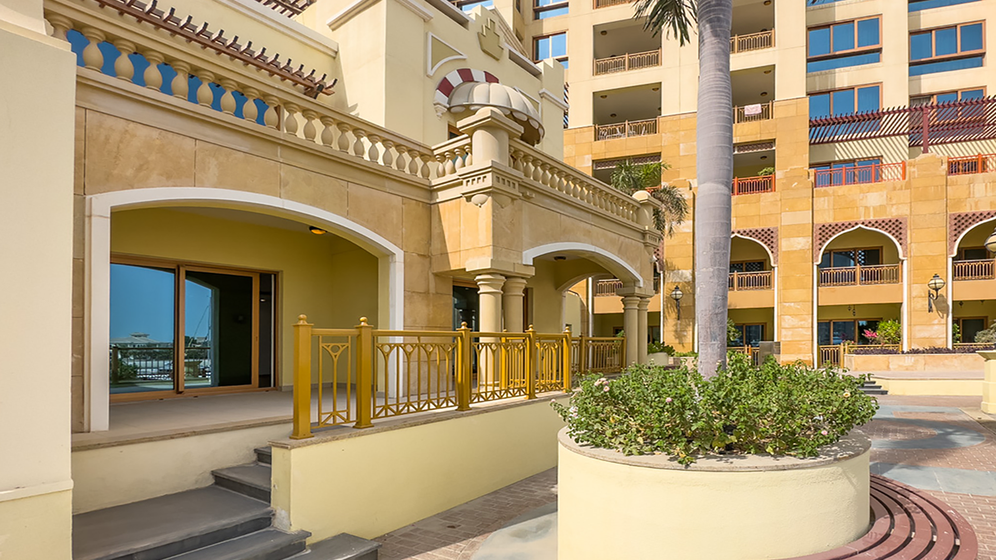 Buy 15 townhouses - Palm Jumeirah, UAE - image 3