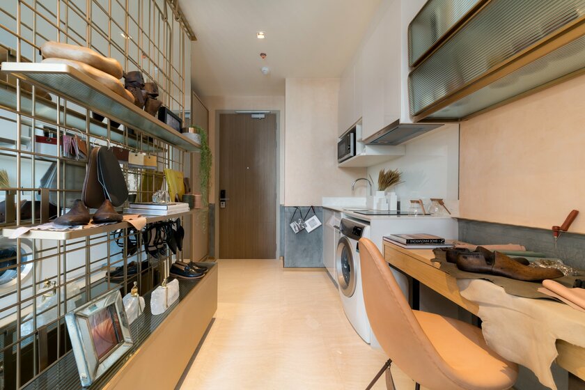 Ashton Silom – image 9