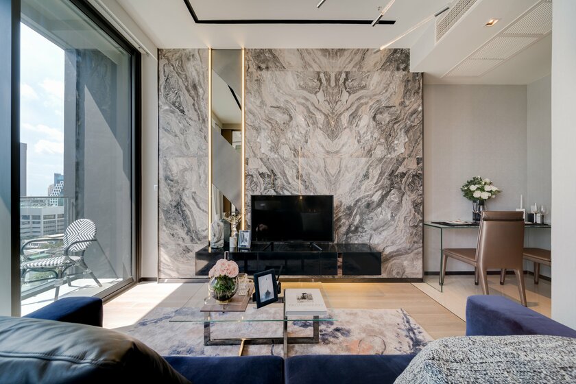 Ashton Silom – image 7
