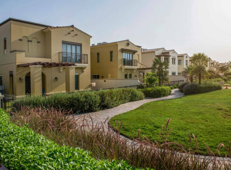 Houses - Dubai, United Arab Emirates - image 1