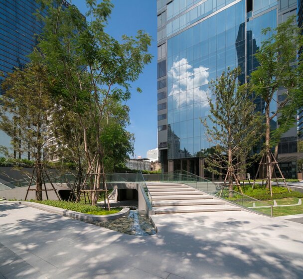 Ashton Silom – image 3