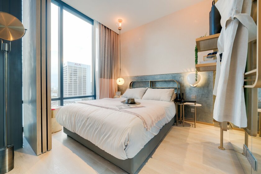Ashton Silom – image 8
