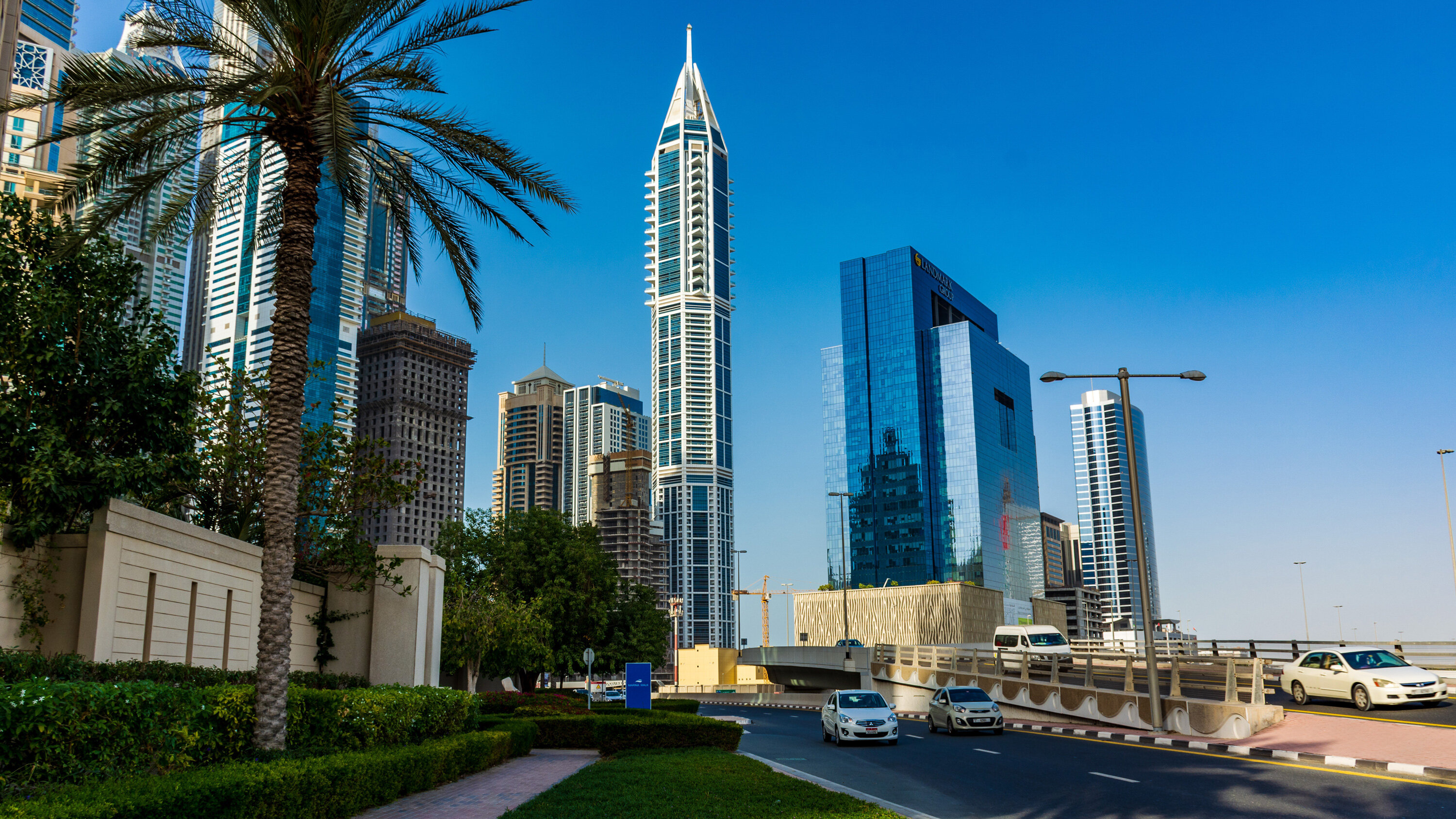 What Benefits Can Expats Expect from Dubai Companies?