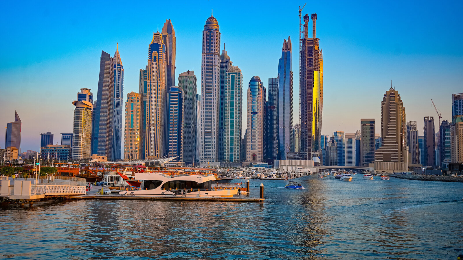 Best Towers in Dubai Marina: the Tallest and Most Renowned Towers