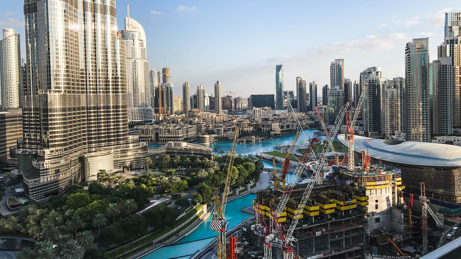A Complete Guide to Buying Real Estate in Dubai: From Choosing the Property to Moving In